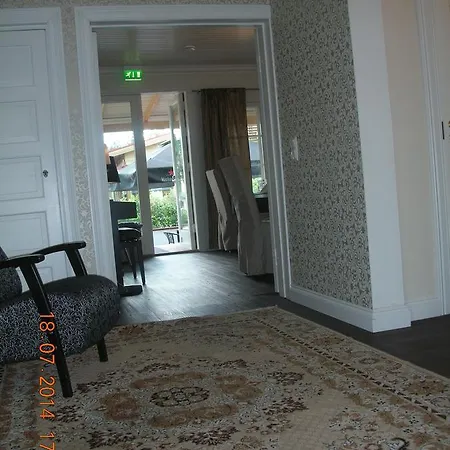 Majatalo & Ravintola Emilia 3* Ypaja